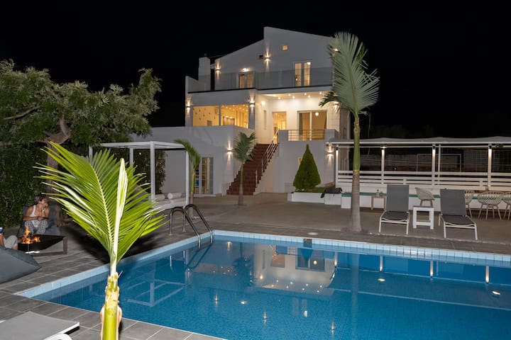 Villa Myrto 2 headed pool