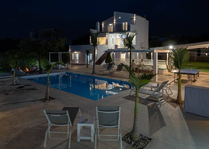 Villa Myrto 2 headed pool gallery image 4