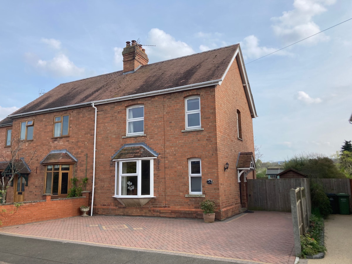 Cottage in Pershore a market town Worcestershire, England