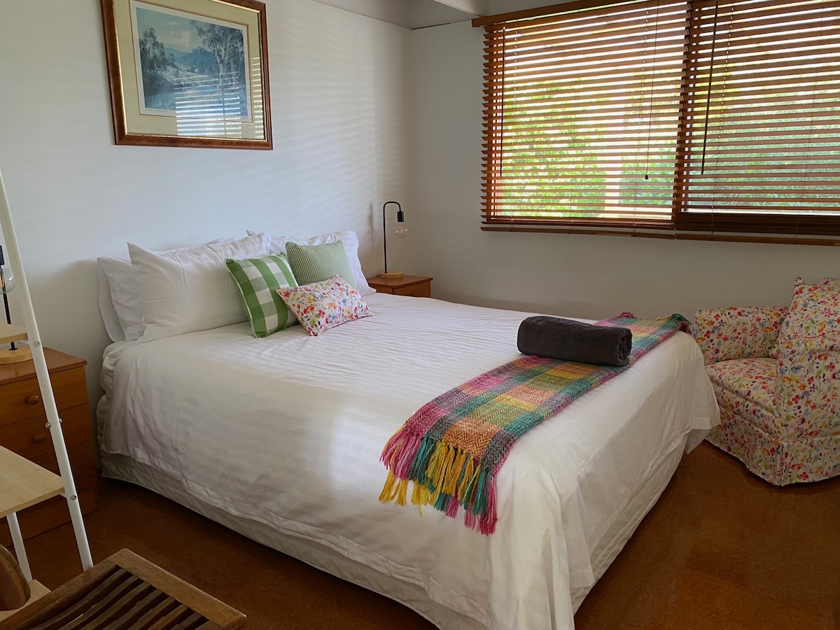 Bedroom 2 with a queen bed