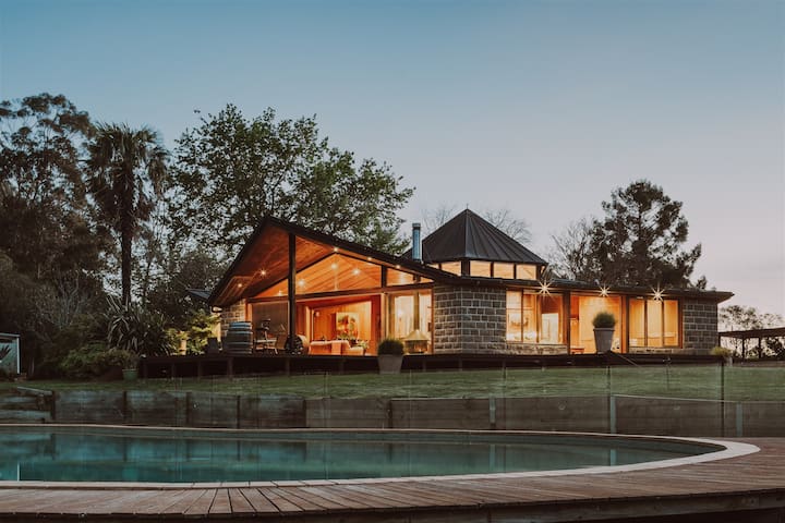 Luxurious Unique, Private Paradise-Kangaroo Manor