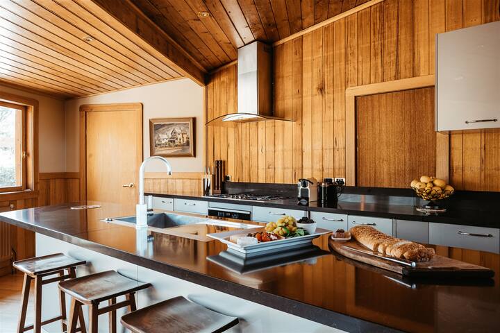 Luxurious Unique, Private Paradise-Kangaroo Manor gallery image 3