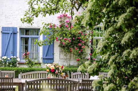 "Atelier" in the country house of a painter