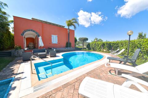Villa Stefania - 4 Bedroom House with Private Pool