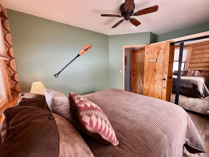 Guest Room 4 "Queen"