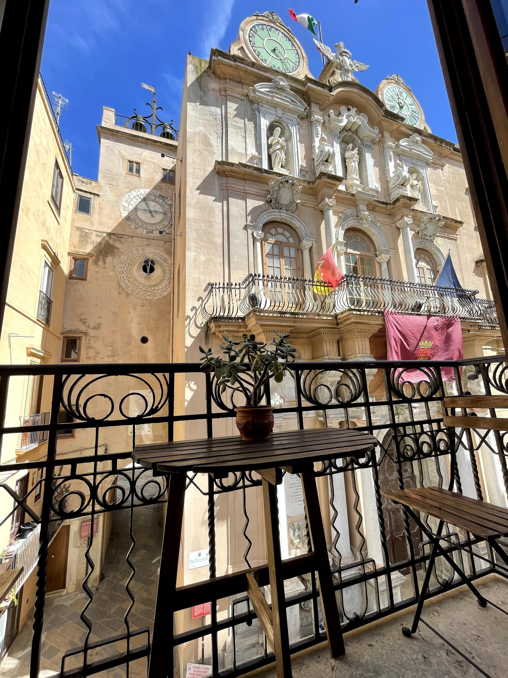 [Clock Tower Apartment] Historic Center