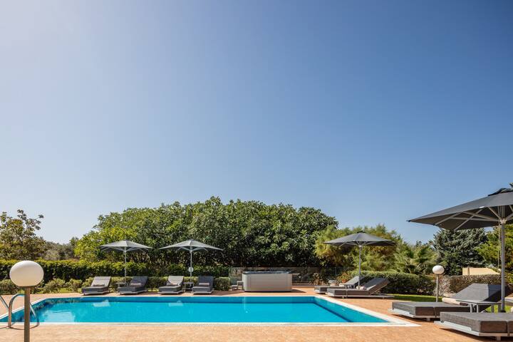 Family Haven | Kids Zone, Hot Tub & Nature Getaway gallery image 3