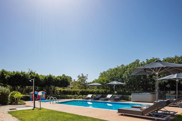 Family Haven | Kids Zone, Hot Tub & Nature Getaway