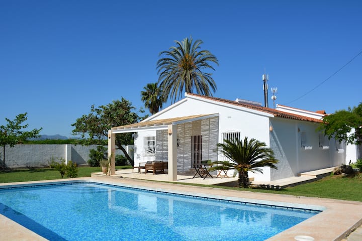 Spacious Villa With Pool And Garden In The Sea Ideal For Families. Wifi - Dénia