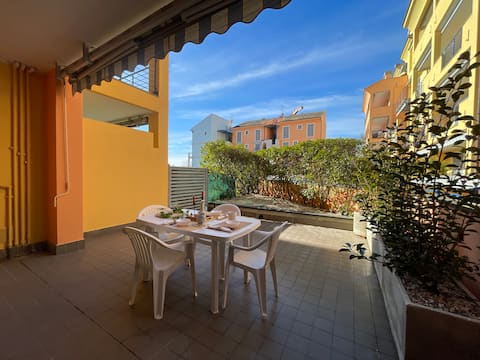 [400m from the Sea] Garden - A/C - Free Parking.