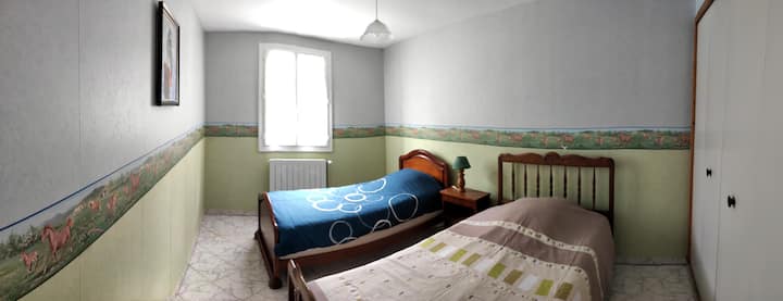 Tercer dormitorio con dos camas individuales de 90 y 120