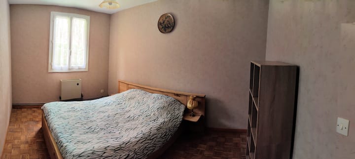 Segundo dormitorio con cama de matrimonio de 140