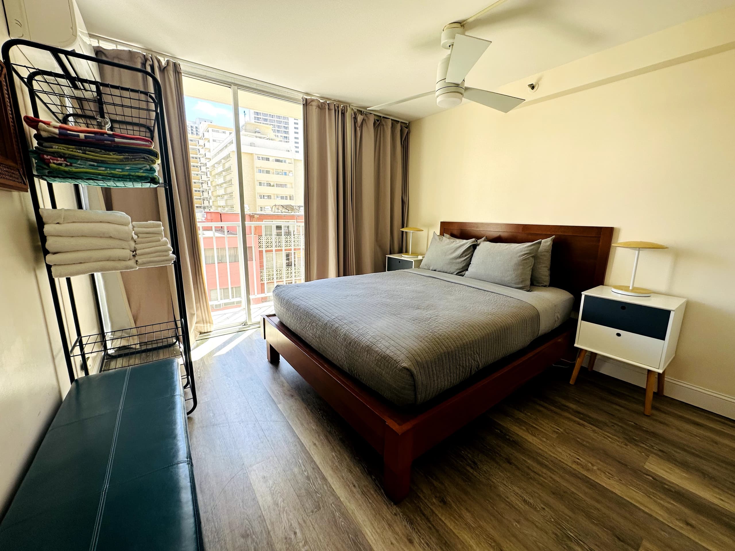 Condo in Honolulu · ★4.78 · 1 bedroom · 3 beds · 1 private bath - Image 21