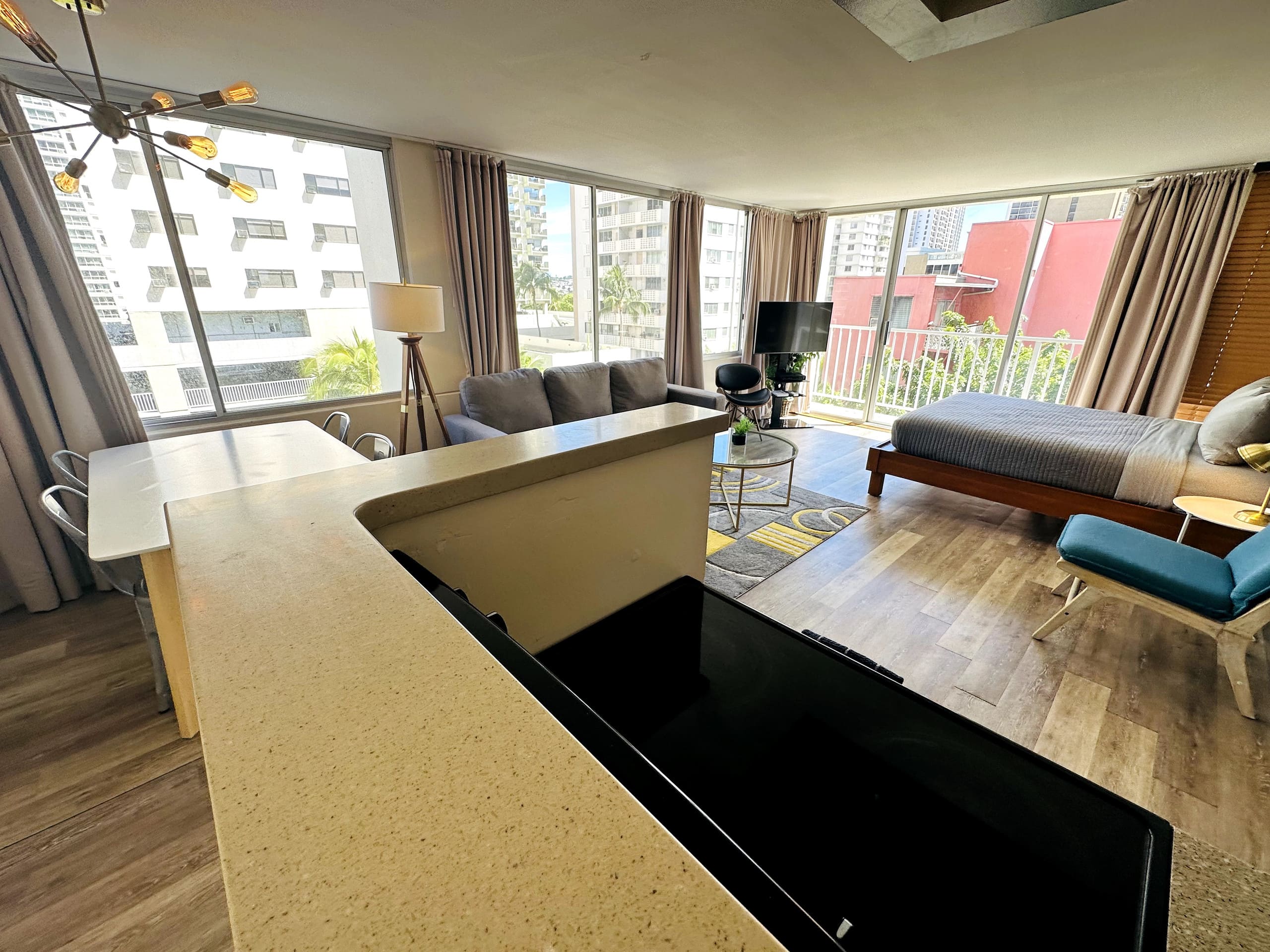 Condo in Honolulu · ★4.78 · 1 bedroom · 3 beds · 1 private bath - Image 7