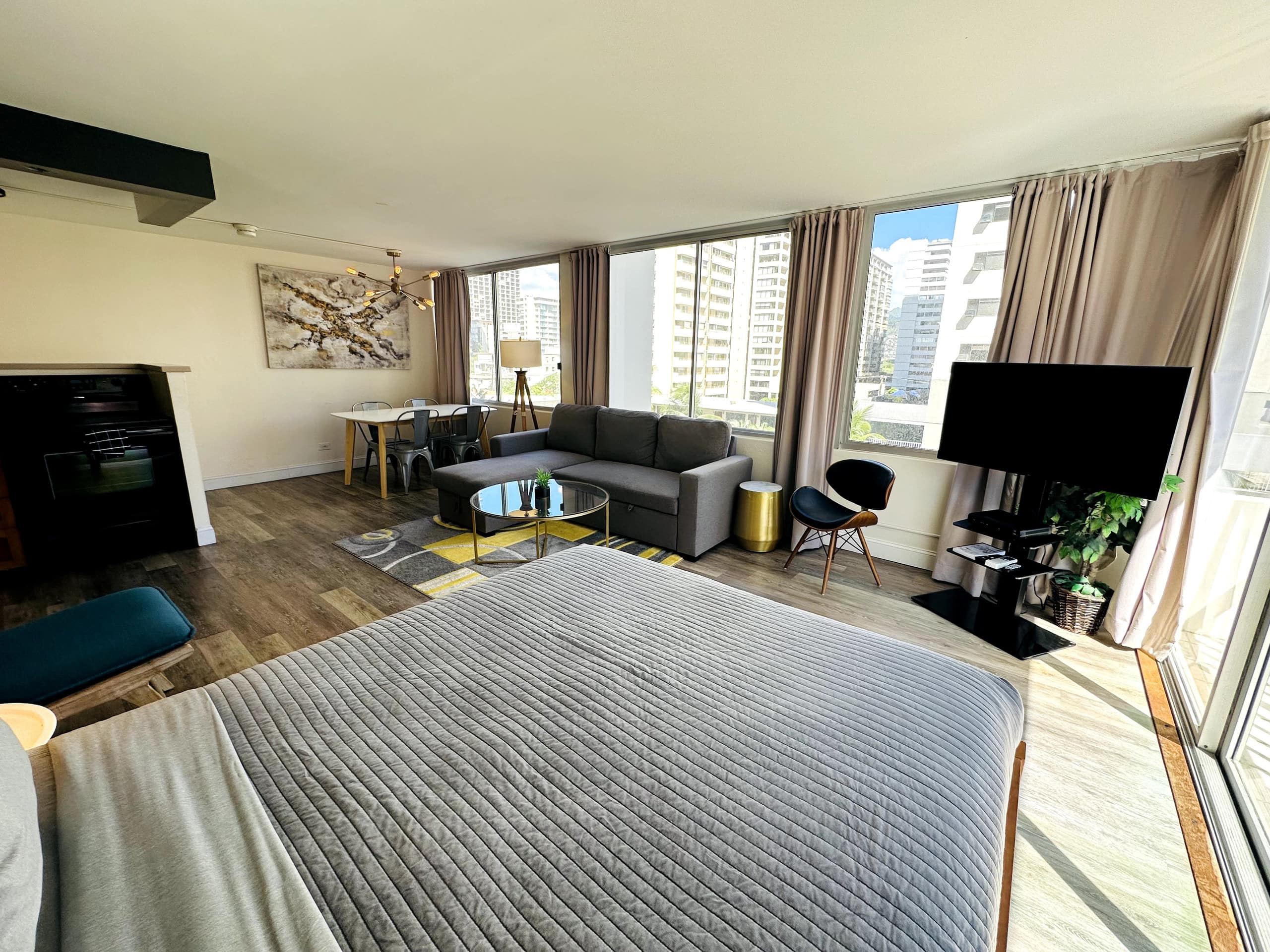 Condo in Honolulu · ★4.78 · 1 bedroom · 3 beds · 1 private bath - Image 15
