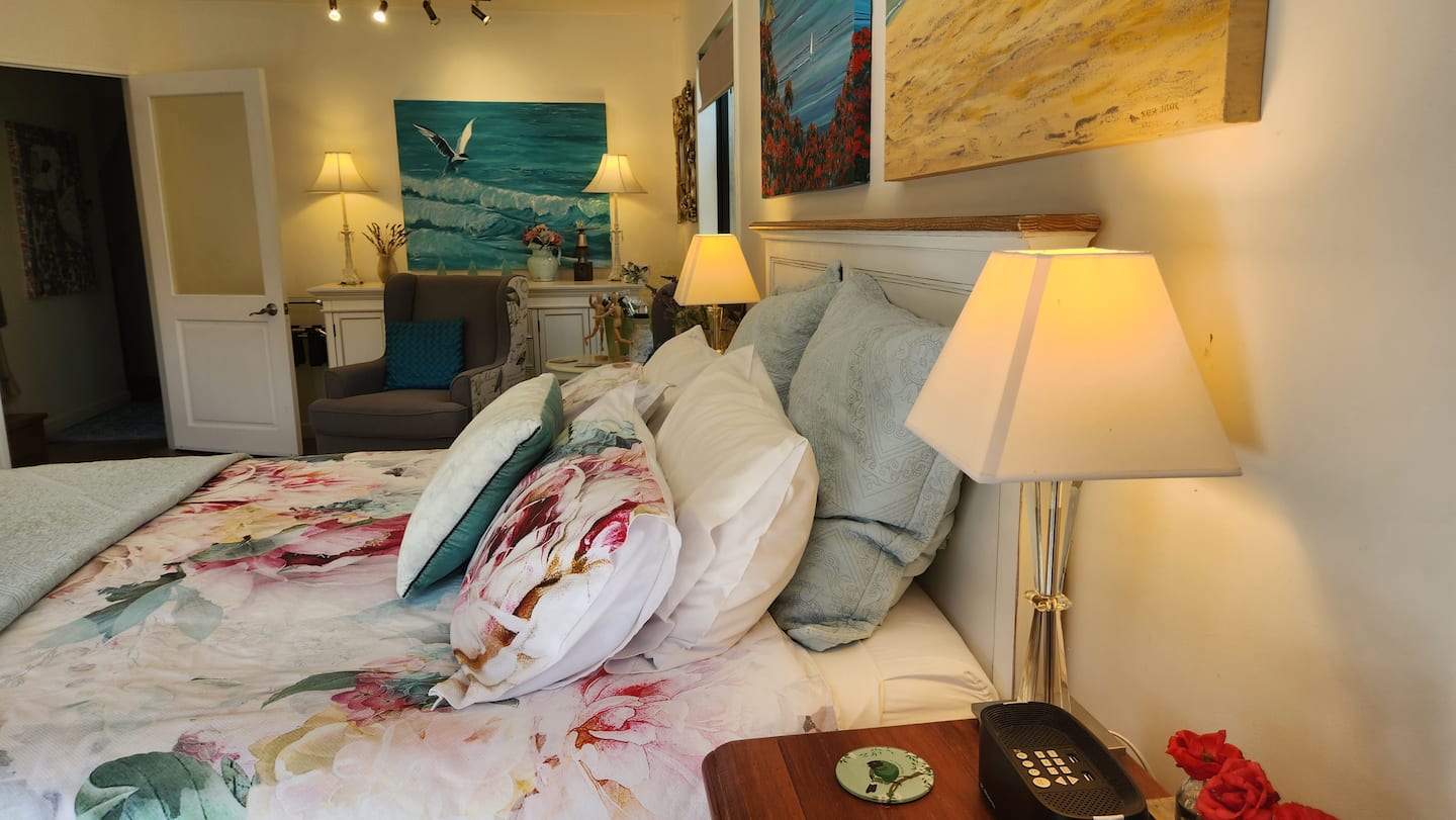 Boutique Art Retreat 3