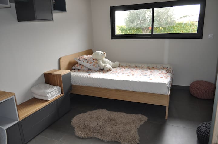Hermosa habitación adolescente
140*200 camas