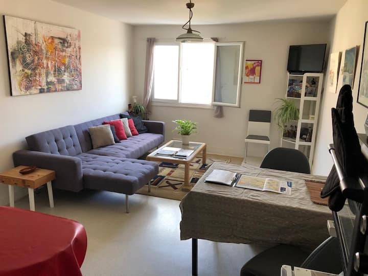 Beau T2 Renové, Lumineux Et Calme Situation Ideale - Rochefort, France