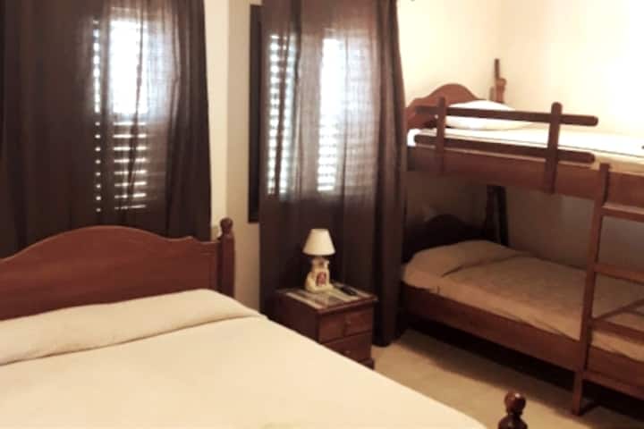 ห้องนอน 2 (Bedroom 2)