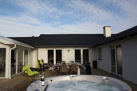 luxury and wellnes close to downtown
