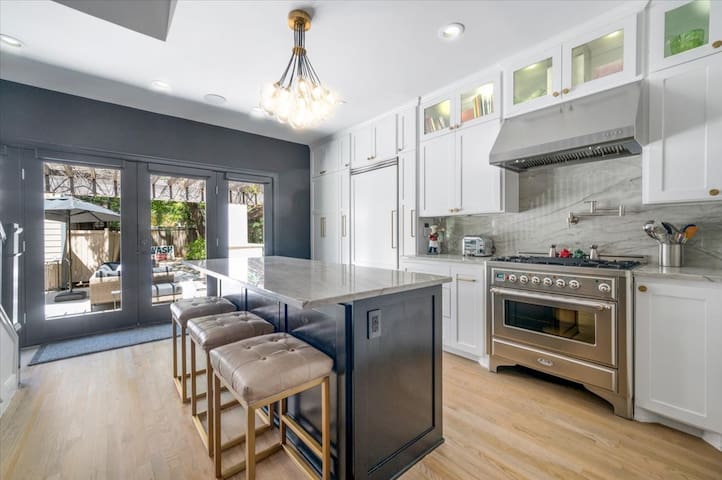 Exceptional Luxury Home Central Austin