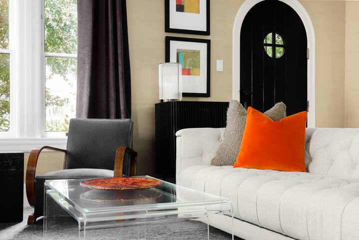 Exceptional Luxury Home Central Austin gallery image 2