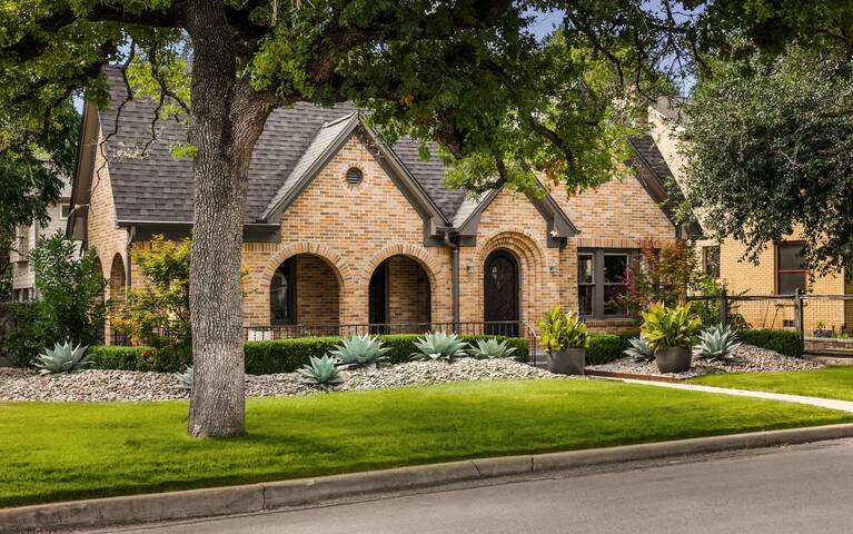 Exceptional Luxury Home Central Austin gallery image 4