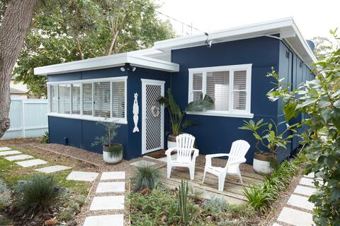LOVE SHACK 3min to Umina Beach Bohemian paradise