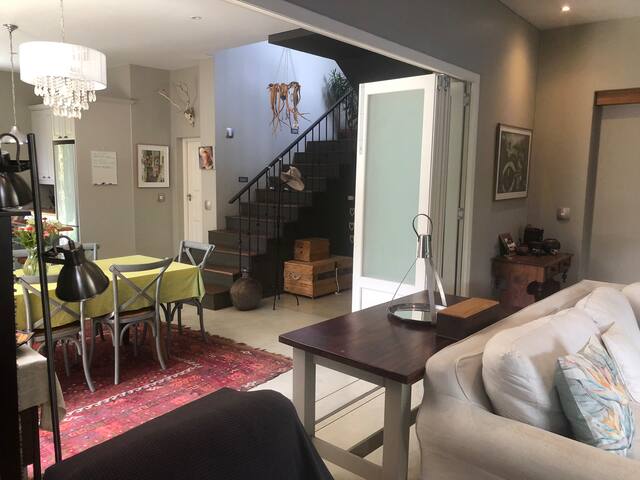 Beautifully peaceful Hout Bay home gallery image 3