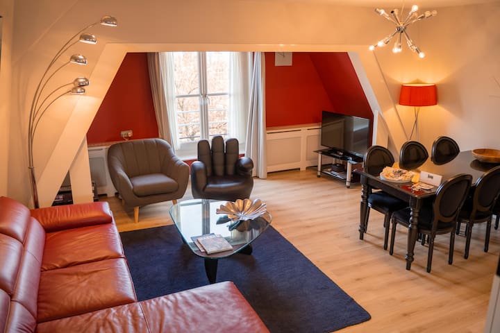 Karel Appel apartment with canal view + terrace