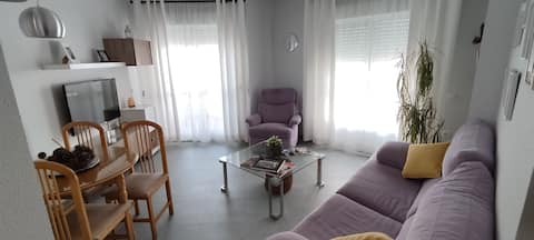 Popular Airbnb listing: Apartamento playa a 50mts/beach apartment in Rota