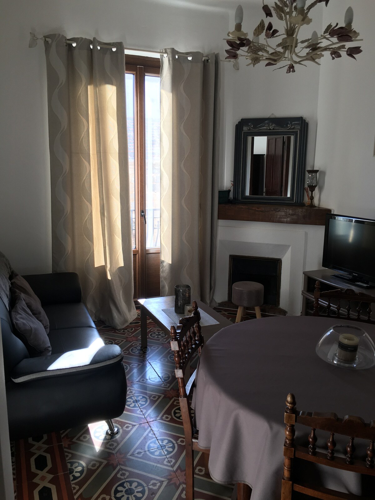 Top performing Airbnb: Air-conditioned apartment, Propriano Center, 2 min to beaches in Propriano