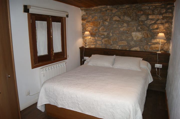 Dvokrevetna soba
Krevet 150 x 200 cm