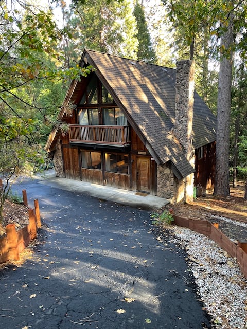 Designer A-frame cabin in a great location
