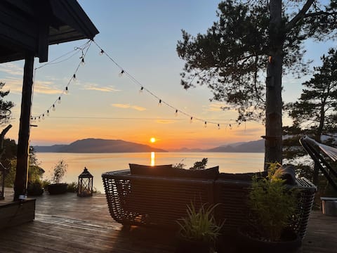 Lovely cottage by the sea