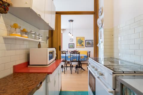 Successful Airbnb property: Apartment with garage and parking in Grado
