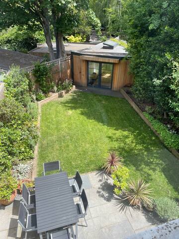 4 double bedrooms, Chiswick gallery image 2