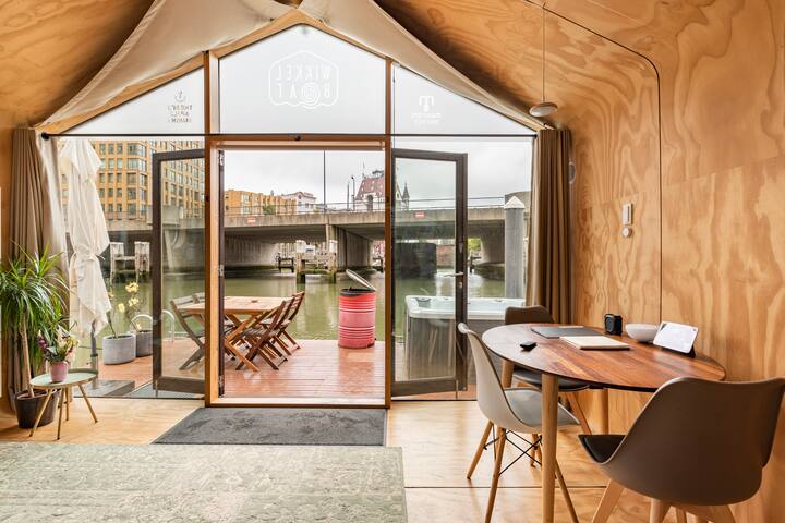 Wikkelboat Nr. 2 @ city centre w spa & bikes