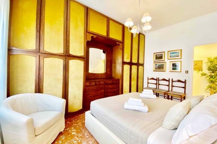 Elegant, 130mq, Vatican, Metro, Pool table & Golf gallery image 2