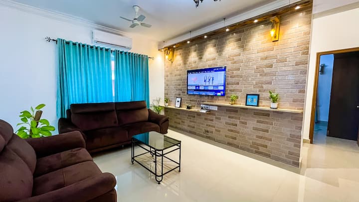 Living Room withSmart Entertainment