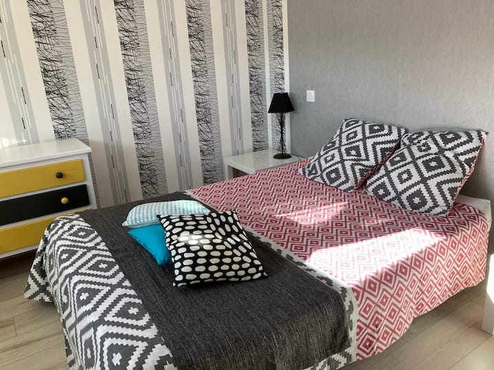 Საძინებელი გასაშლელი დივანი BZ 140 Dunlopillo მატრასი.