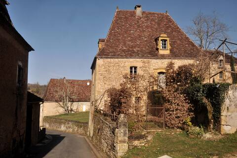 Pontcarral House