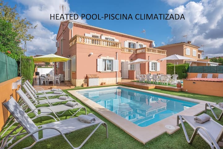 2 Villas with heated pool, large groups