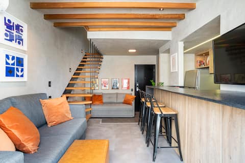 Successful Airbnb property: Modern and super-equipped duplex near São Paulo's postcard attractions in Vila Mariana