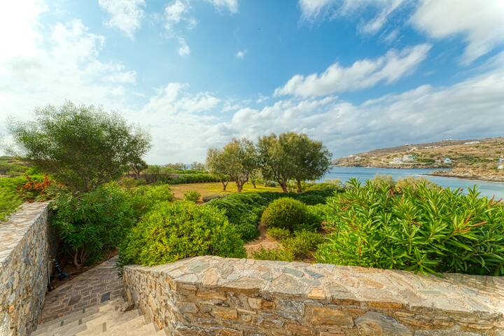 Beachfront | Majestic Villa gallery image 5