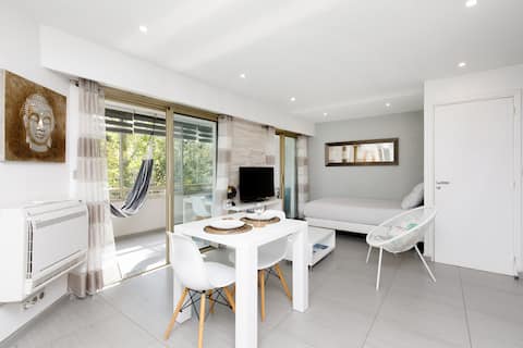 Propriété Airbnb réussie: Comfortable studio on FrenchRiviera à Mandelieu La Napoule