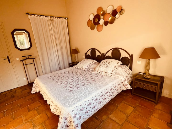 Camera da letto principale, letto da 180.