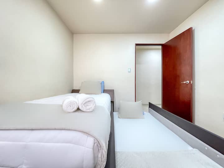 Спалня #3 ДВЕ единични легла -- Recámara #3 DOS camas individuales