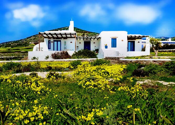 Waterfront Cyclades Home & Stunning Mountain Views