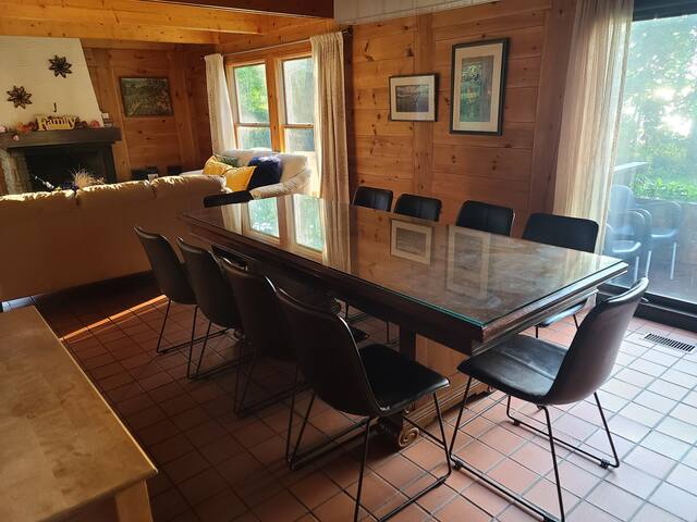 Lakefront Chalet in Montreal gallery image 3